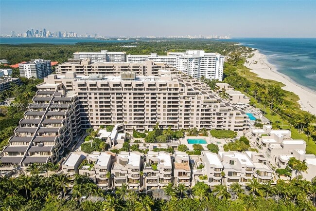 Building Photo - 201 Crandon Blvd Unit 530