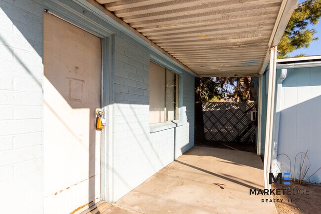 Photo - Detached Studio Casita on Van Buren/I17! $...