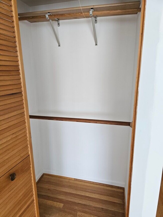 Photo - 1140 W Barry Ave Unit 1