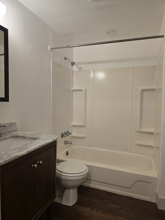 3936 Mercier St Unidad 2
