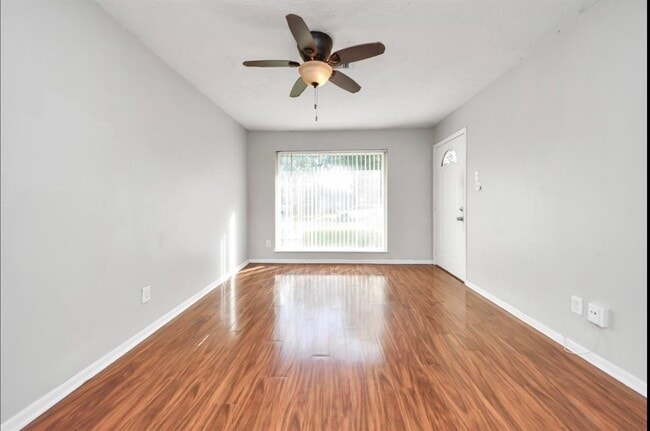 Photo - 12610 Chiswick Rd