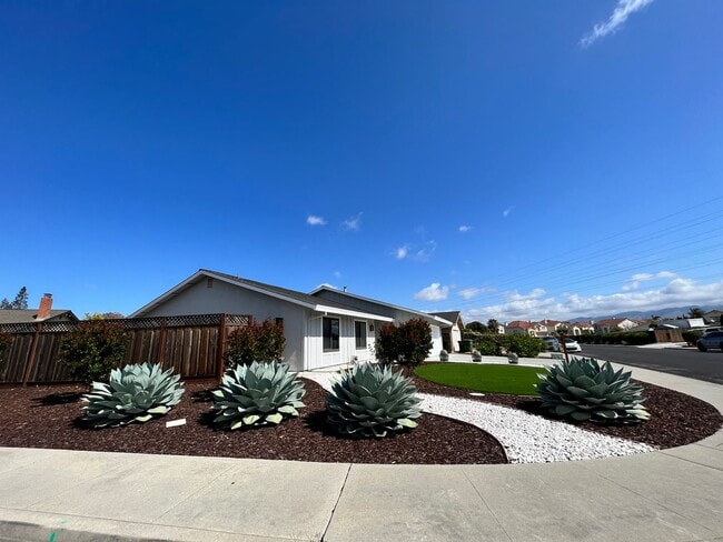 Photo - 3 bedroom, 2 bath home on a corner lot clo...