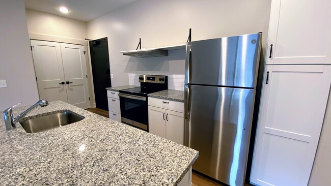 579 Unit Kitchen - Bradford Station Apartments