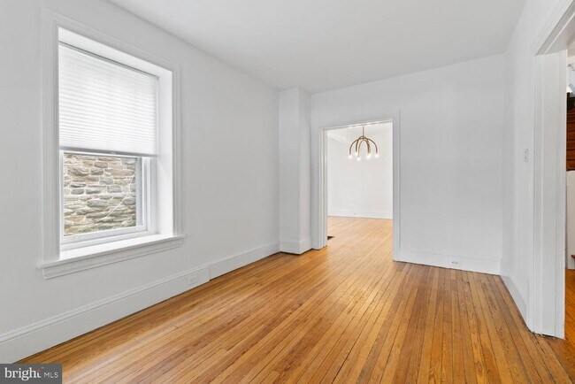 Photo - 128 W Mt Pleasant Ave