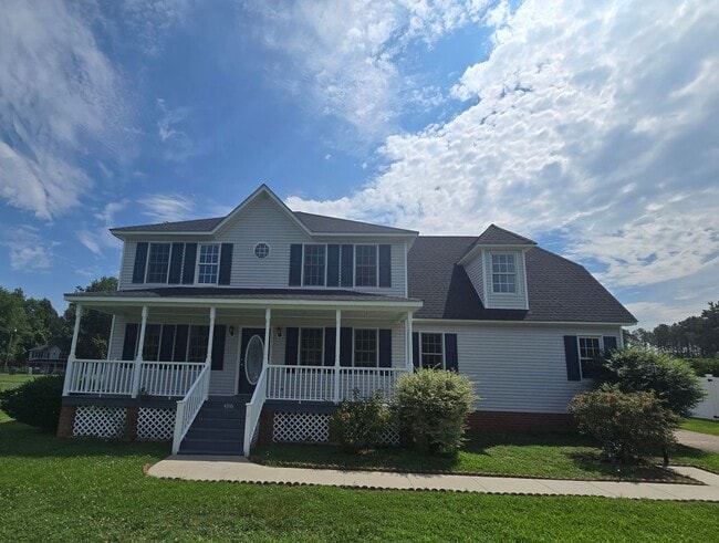 Building Photo - 4 bedroom in Prince George!!