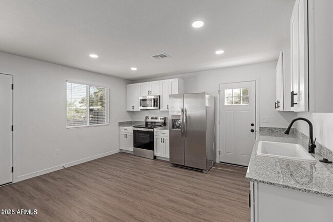 Photo - 336 S 98th St