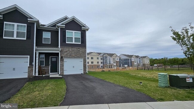 Photo - 50 Peregrine Way