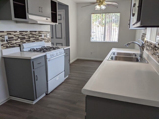 Photo - 2120 San Bernardo Ave