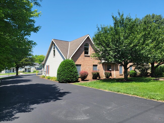 Photo - 1029 Quentin Rd Unit 2nd Fl