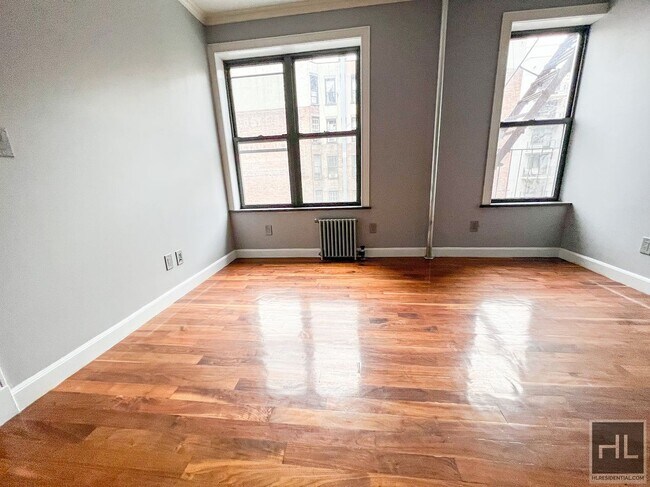 Photo - Second Avenue Unidad 8