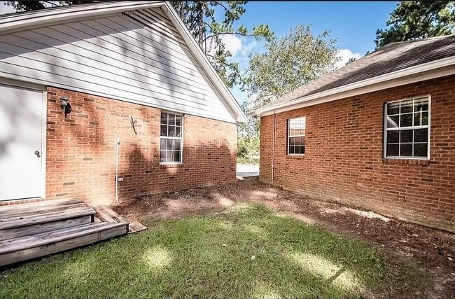 Photo - 2 Lauries Pointe