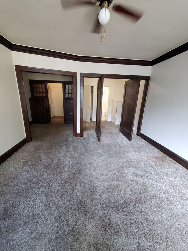 Building Photo - 831 College Ave Rental