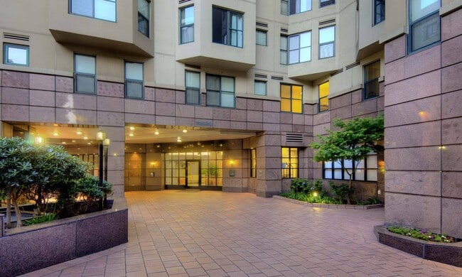 Geary Courtyard