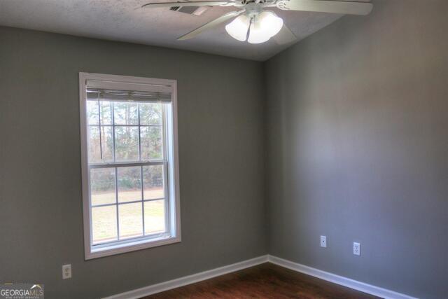 Photo - 331 Baileys Way