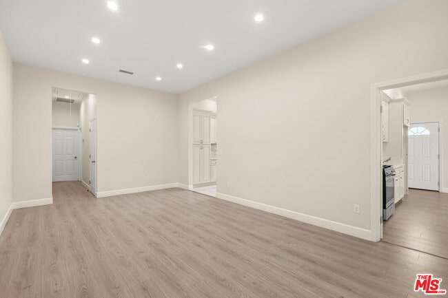 Photo - 6255 Gentry Ave