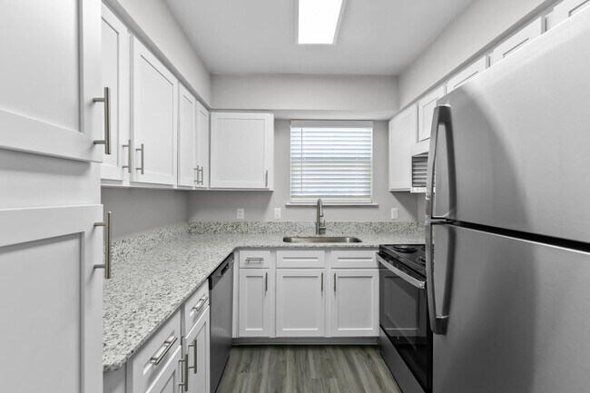 2BD, 2.5BA - 1280SF - Kitchen