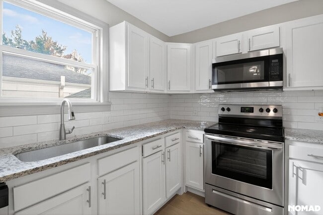 Photo - 4325 S Cherokee St