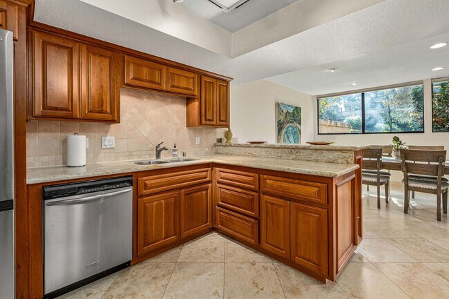 Photo - VACATION RENTAL - La Jolla Residence Just Blocks from the Ocean! Unit A104