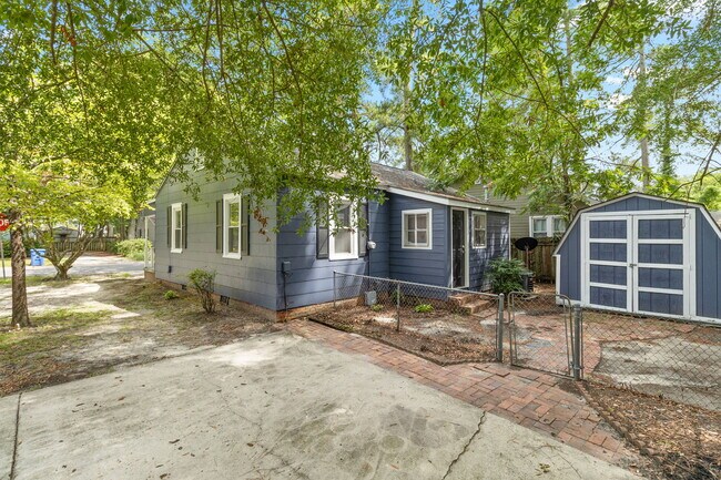 Photo - 200 Judd St