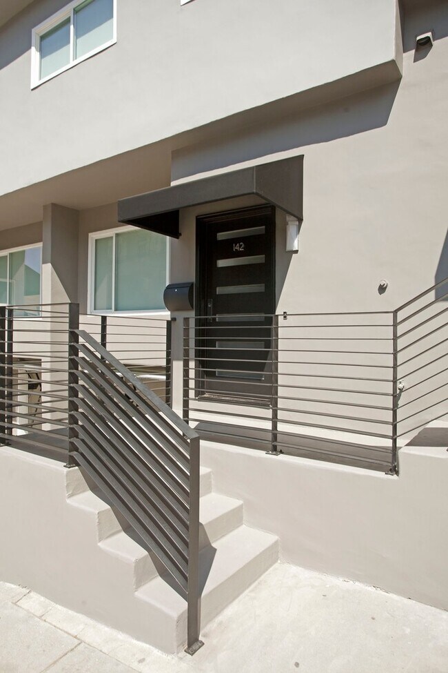 Photo - BWD - Bronwood Apartments