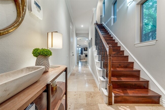 Photo - 2608 N Garrett Ave Unidad B