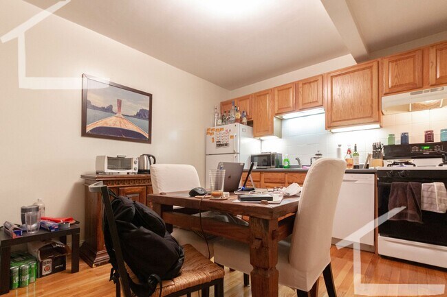 Photo - 11 Glenville Ave