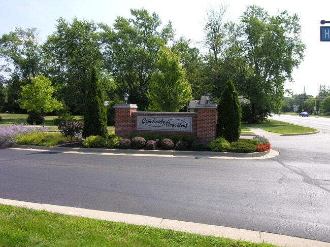 Building Photo - 8921 Hunters Creek Dr Unit #311 Rental