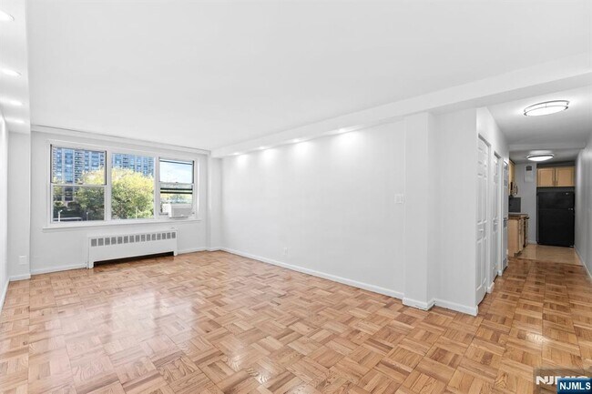 Photo - 1450 Palisade Ave Unidad 4L