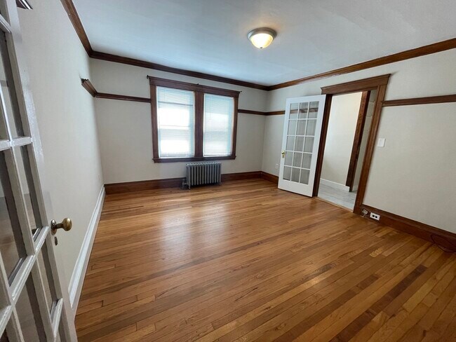 547 Hyde Park Ave Unit 1