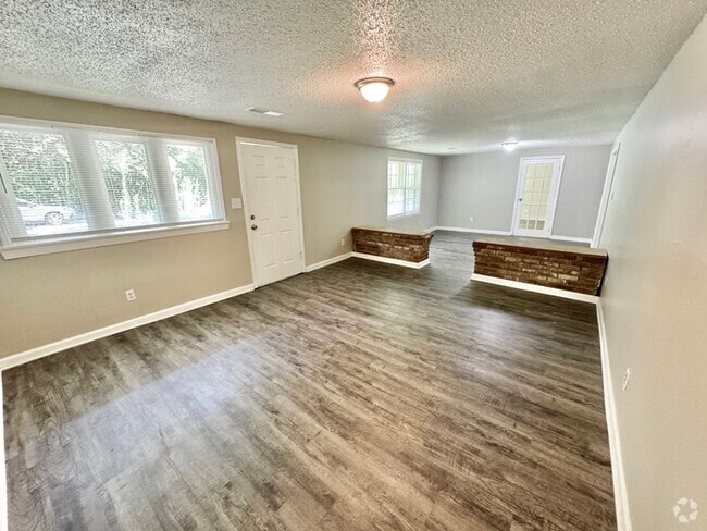 Building Photo - 791 Eyers Rd Rental
