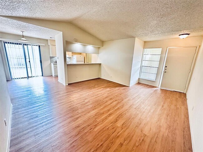 Photo - 12504 Tree Line Dr