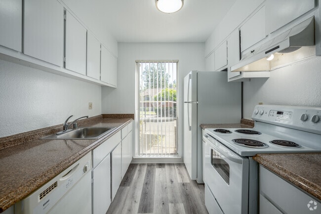 1BR, 1BA - 610SF - Kitchen