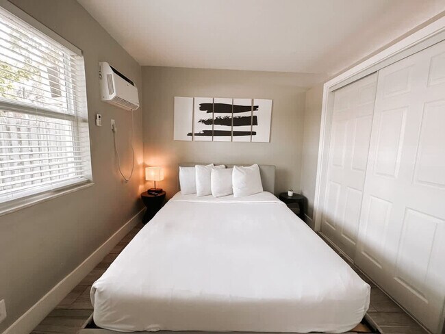 Photo - 50 Davie Blvd Unit SI FL1-ID1503926P