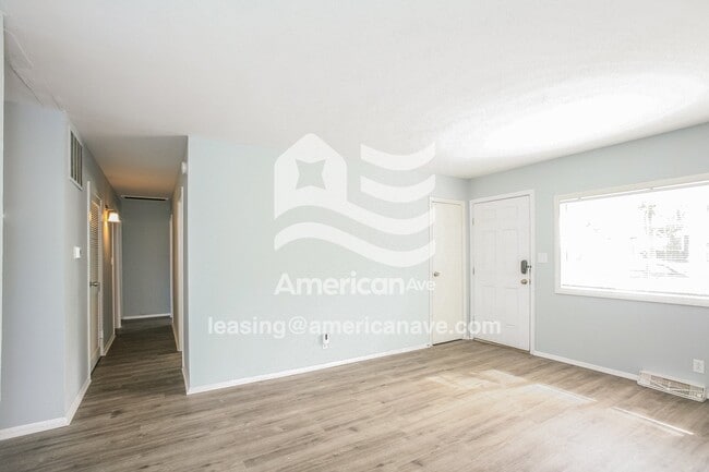 Photo - 1865 N Elmer St
