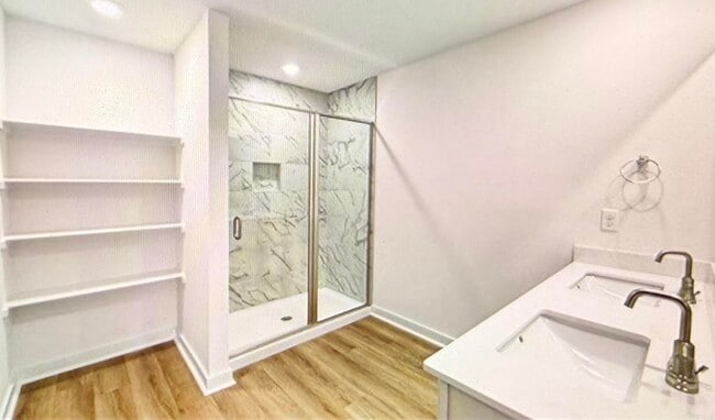 Photo - 6420 Newark Dr