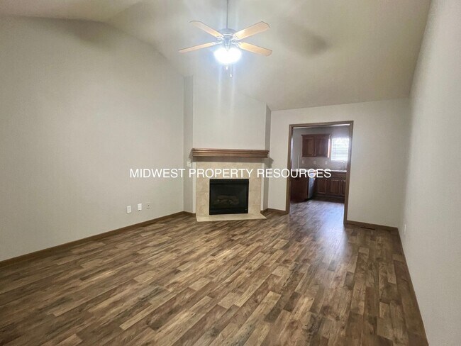 Photo - Spacious 3 Bedroom, 2 Bath Townhome availa...