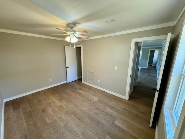 Photo - Beautifully Renovated Tiny Home!