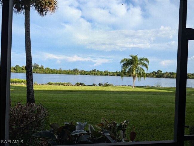 Building Photo - 16000 Bay Pointe Blvd Unit D105 Rental