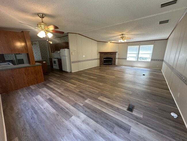 16521 Timberwood