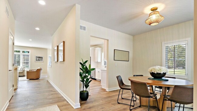 Photo - 387 W Geneva St