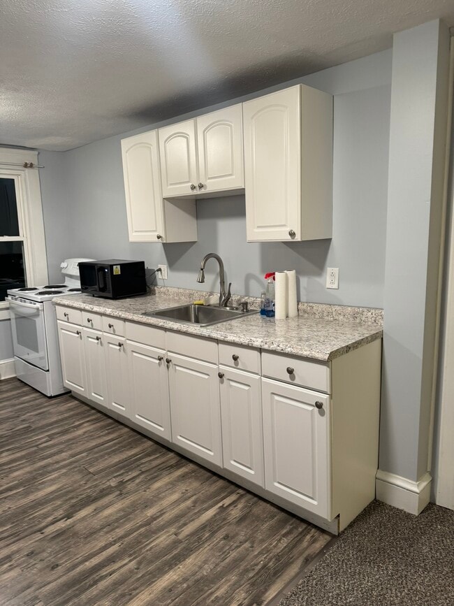 Building Photo - 950 Wyoming Ave Unit 3