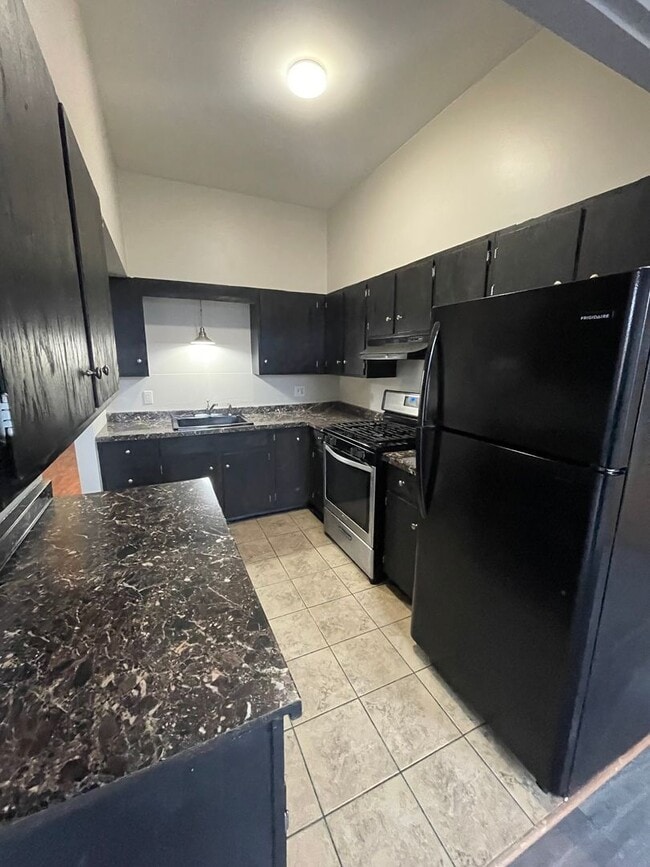 Photo - Bright & Spacious 2-Bedroom in Downtown Adams – $1,450/month Unidad 301