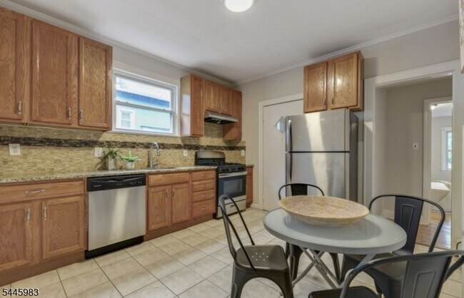 84 Grove St Unit 1