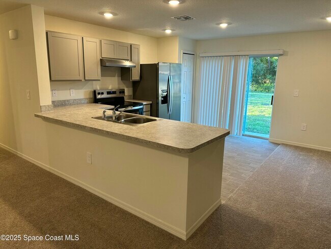 Photo - 1337 Wade St SE