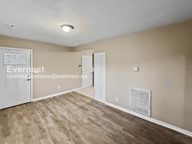 Photo - 252 Meadowdale Ave