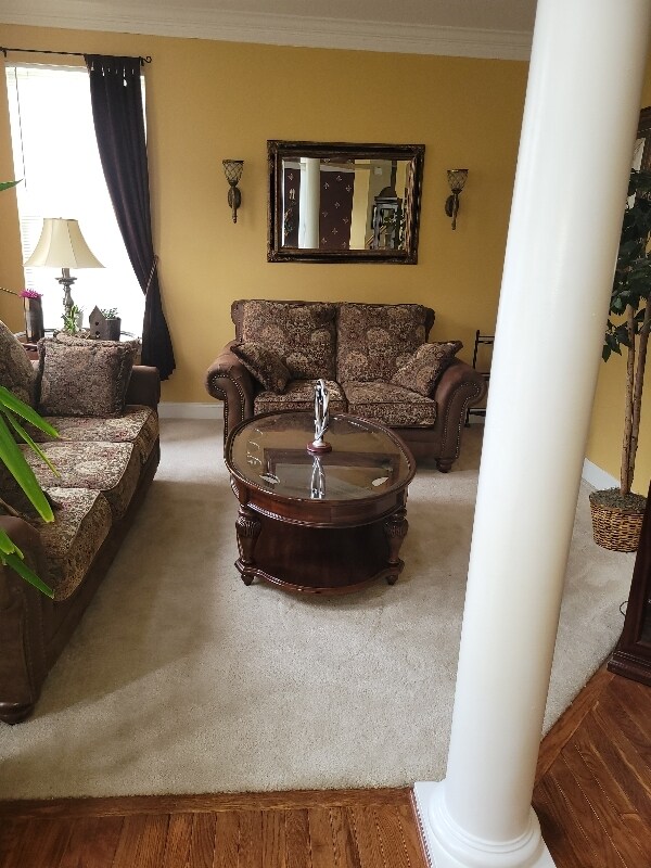 8603 Dorian Ln