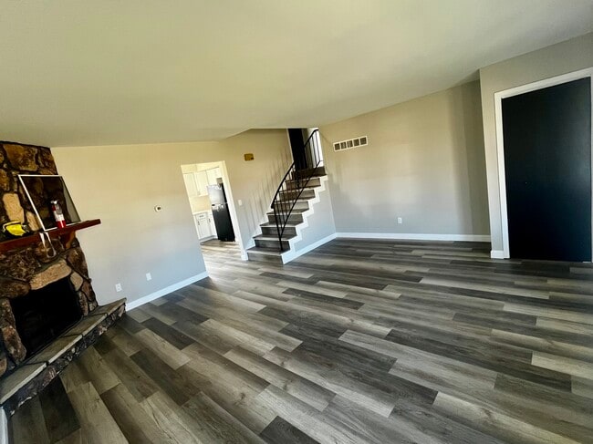 Photo - 9652 Johnson St