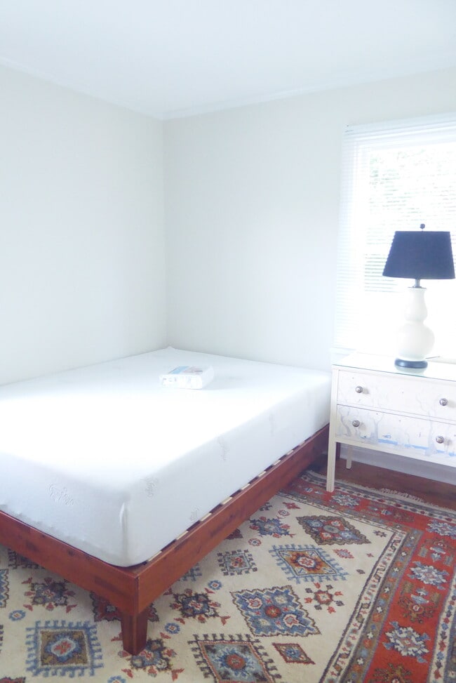 Photo - 209 N Bigby Dr