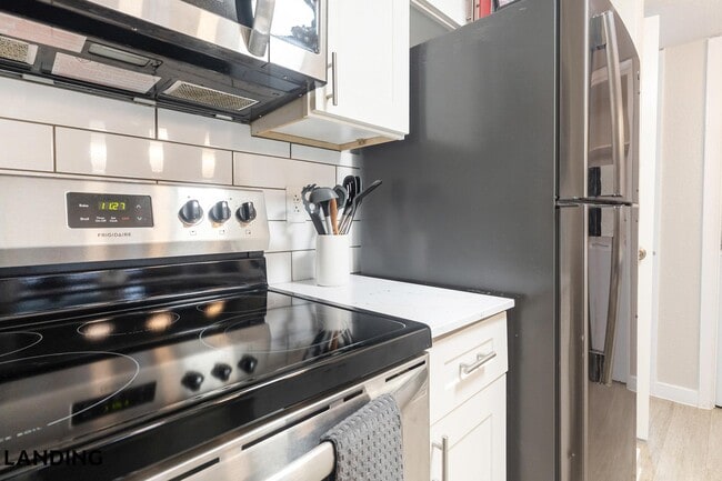 Photo - 711 Brentford Pl Unit 115