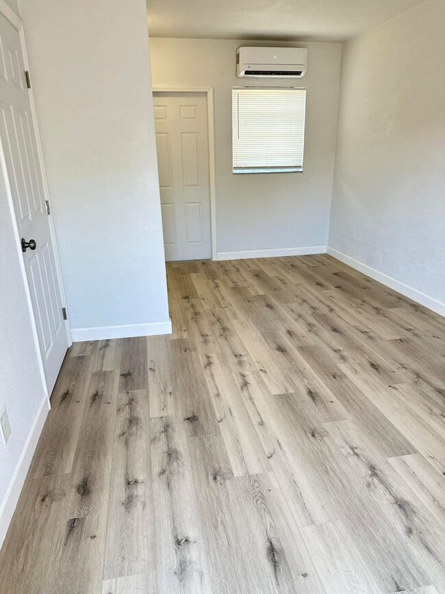 Building Photo - Live Cheap LLC Unit 2